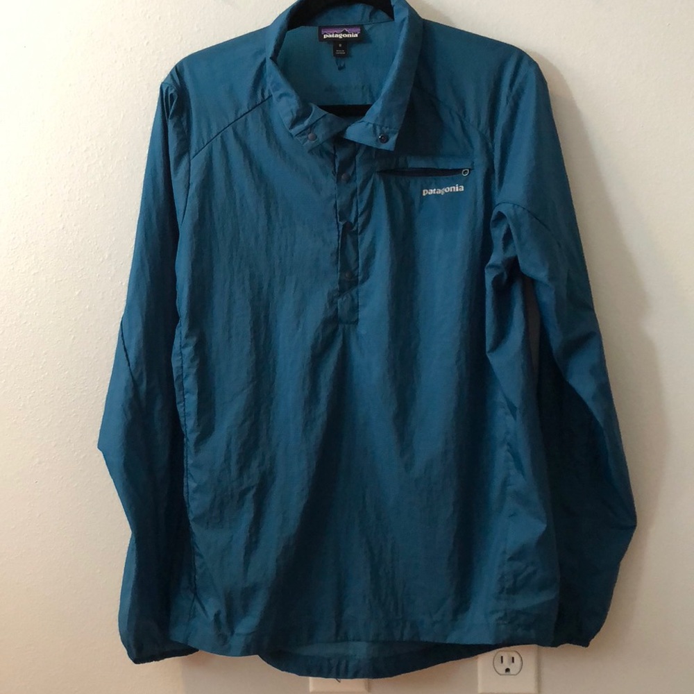 Lightweight Patagonia windbreaker